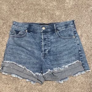 Express denim short